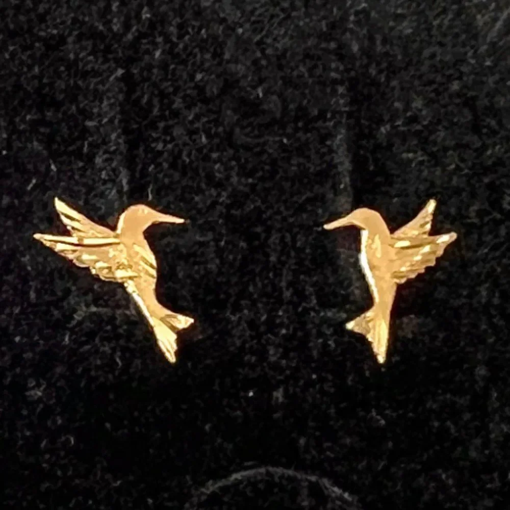 14k Yellow solid Gold Hummingbird Stud Earrings (11 X 12mm) | Gift | Real Gold |